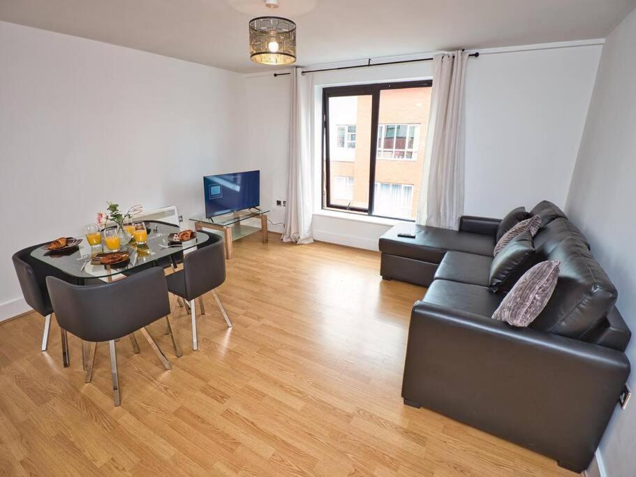 Lovely 1 Bedroom Apartment - Bham City Centre برمنغهام المظهر الخارجي الصورة