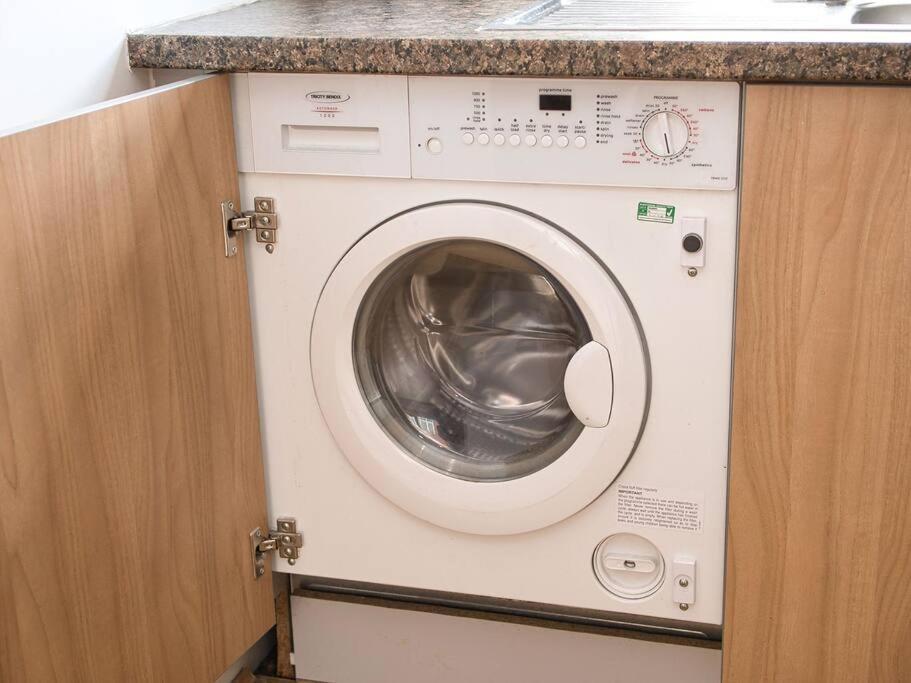 Lovely 1 Bedroom Apartment - Bham City Centre برمنغهام المظهر الخارجي الصورة