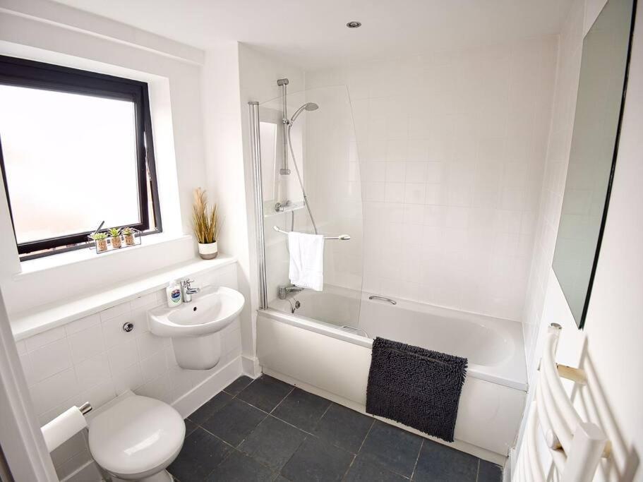 Lovely 1 Bedroom Apartment - Bham City Centre برمنغهام المظهر الخارجي الصورة