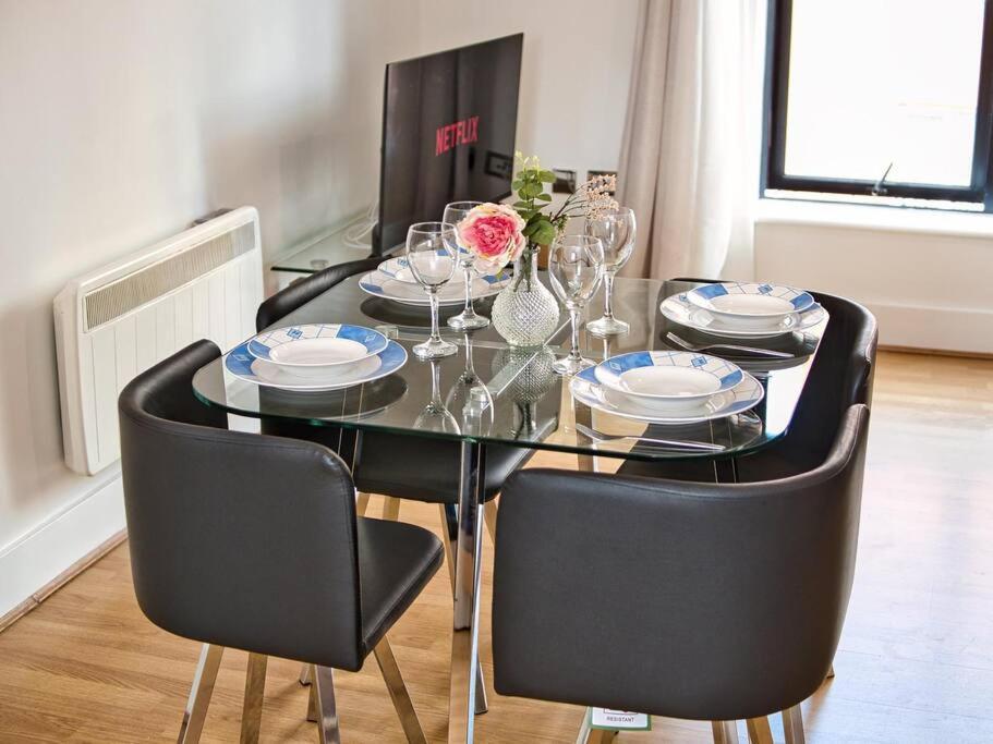 Lovely 1 Bedroom Apartment - Bham City Centre برمنغهام المظهر الخارجي الصورة
