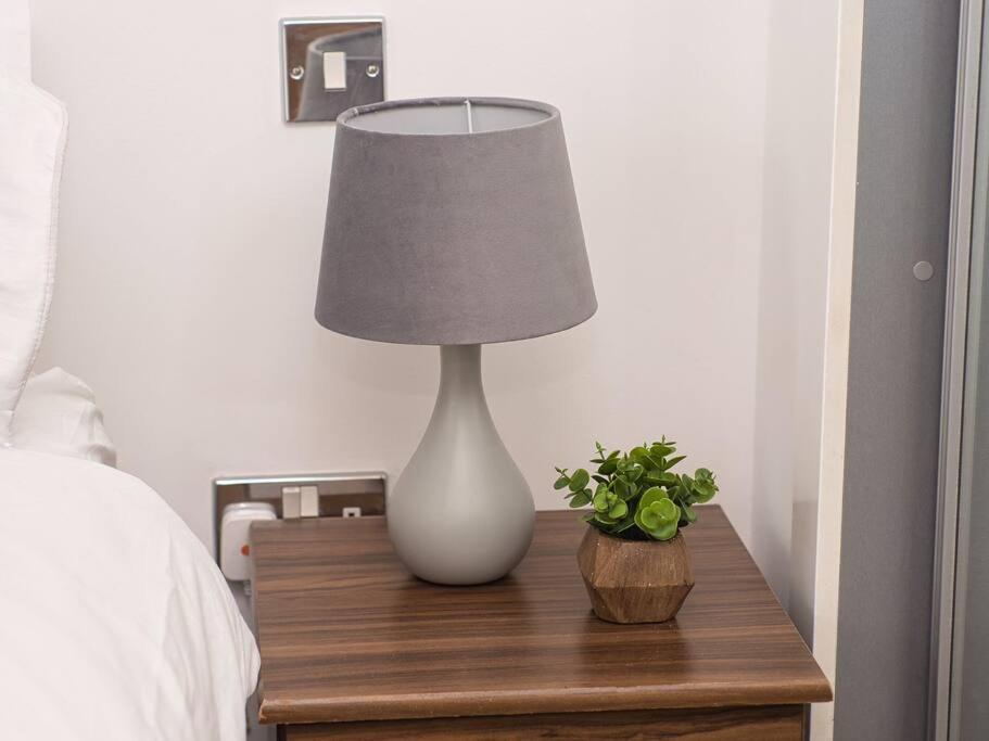 Lovely 1 Bedroom Apartment - Bham City Centre برمنغهام المظهر الخارجي الصورة